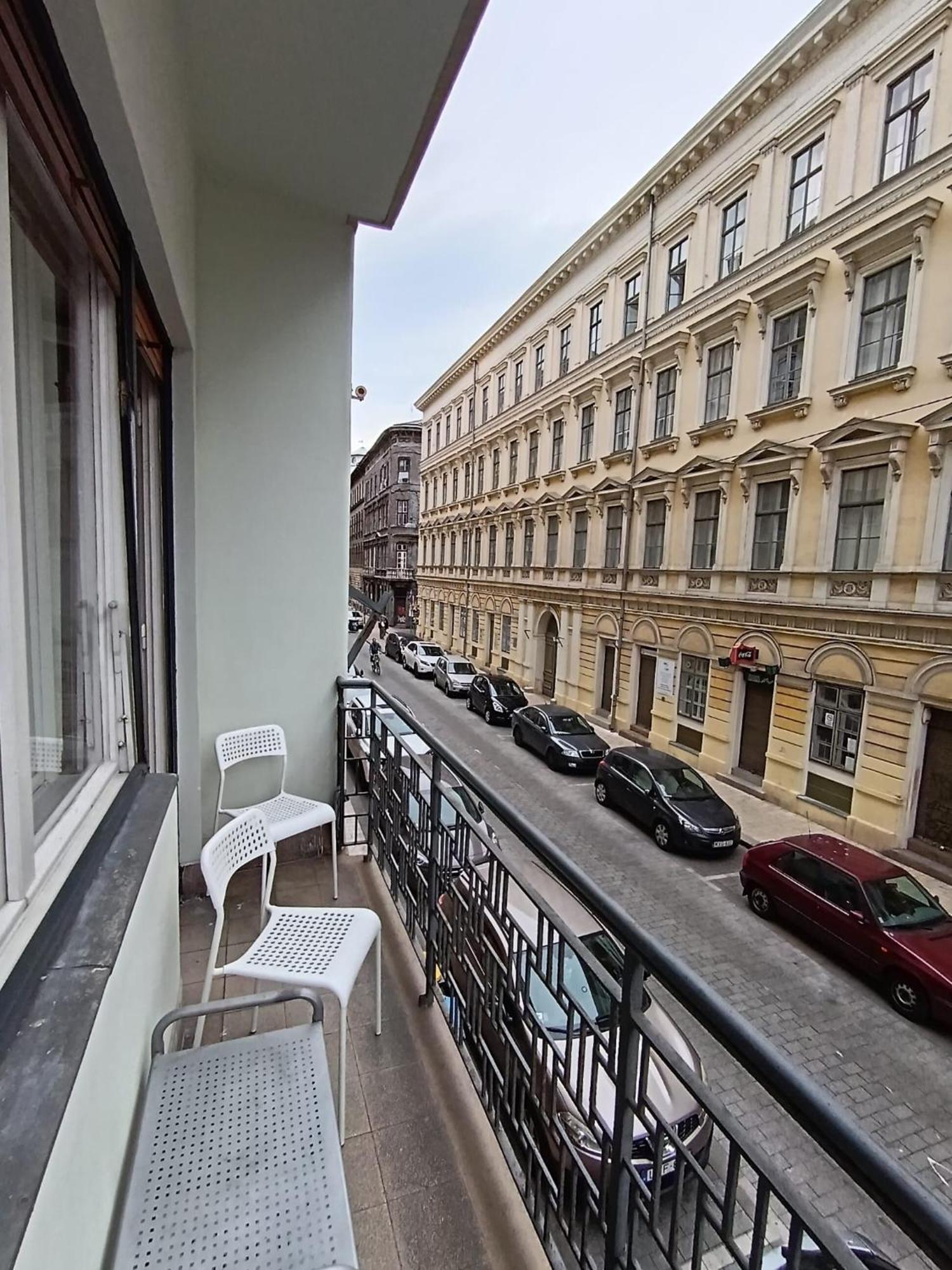 Studio With Terrace In Heart Of The City Budapest Luaran gambar